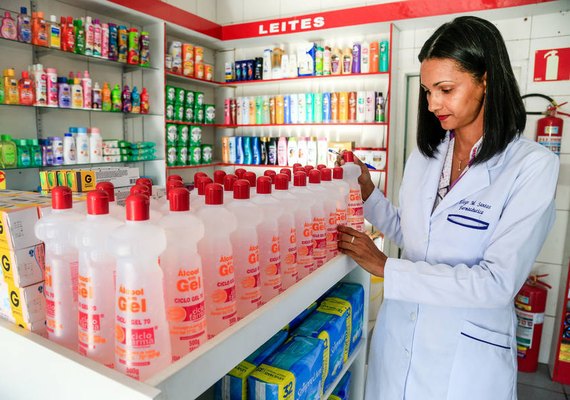 Trabalhadores de supermercados e farmácias podem ser vacinados contra Covid-19 em AL