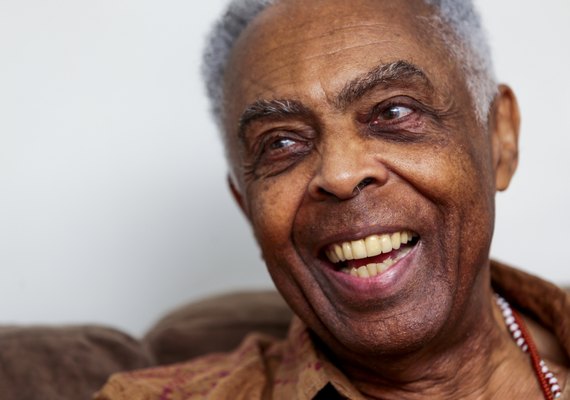 Gilberto Gil comemora 78 anos com live especial