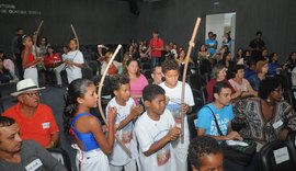 PCU: adolescentes e instituições debatem exclusão escolar