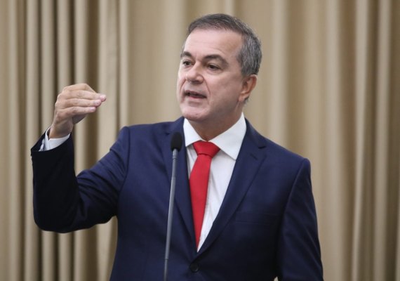 'Esse vai ficar no lixo da história' diz deputado após fala de ministro da Educação