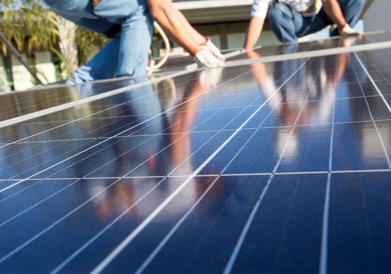 Energia solar ultrapassa R$ 300 bilhões em investimentos no Brasil