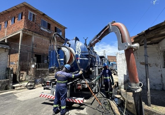 Seminfra realiza manutenção da drenagem em 60 ruas de Maceió