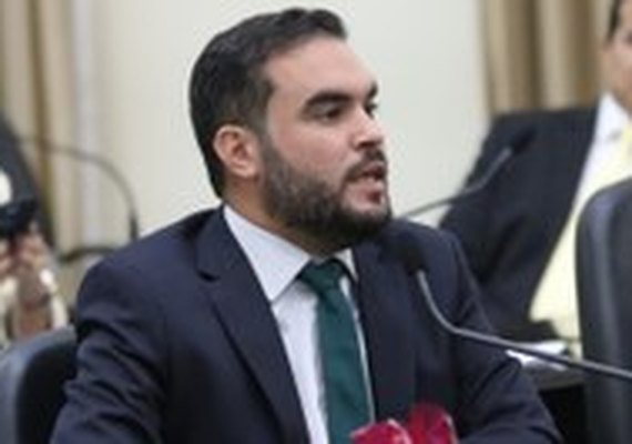 Davi Maia critica homenagem feita pela SEMUDH ao senador Renan Calheiros