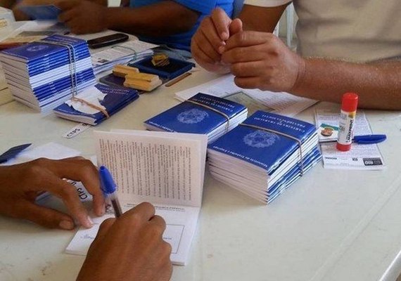 Governo estima que Brasil perderá 3 milhões de vagas com carteira em 2020