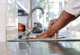 Lavar as mãos pode salvar sua vida; entenda