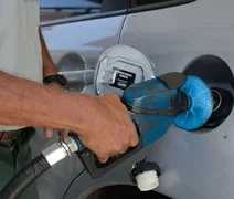 Preço da gasolina segue abaixo dos R$6,00, segundo ANP