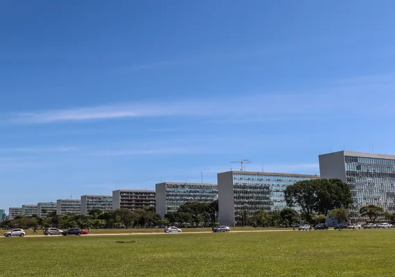 Governo bloqueia R$ 1,2 bilhão do PAC e R$ 334 milhões de emendas