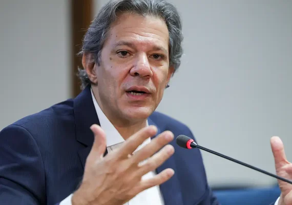 Políticas do governo vão levar dólar a ‘patamar adequado’, diz Haddad