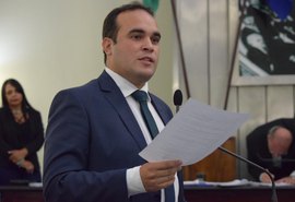 Maia acusa Renan de omissão em caso de óleo nas praias