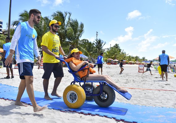 Dia de Luta da Pessoa com Deficiência é comemorado na orla