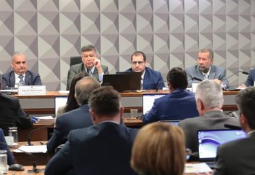 CPMI do INSS pede quebra de sigilos do ex-ministro Carlos Lupi