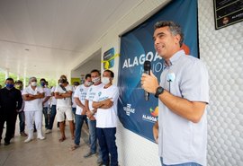 Alagoas Maior entrega placas de energia solar ao Apiário Zumbi