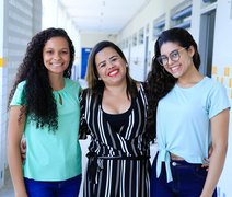 Projeto de professora alagoana dá aulas de redação gratuitas para jovens