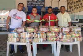 Instituições ajudam população com distribuição de refeições e cestas básicas