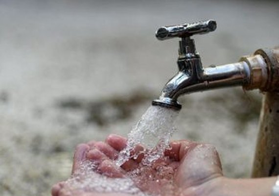 Manutenção na rede elétrica afeta fornecimento de água em bairros da Orla e Jacintinho