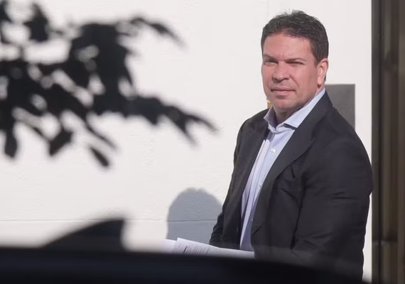 Abin notifica Alexandre Ramagem para devolver R$ 10 mil por pagamento indevido