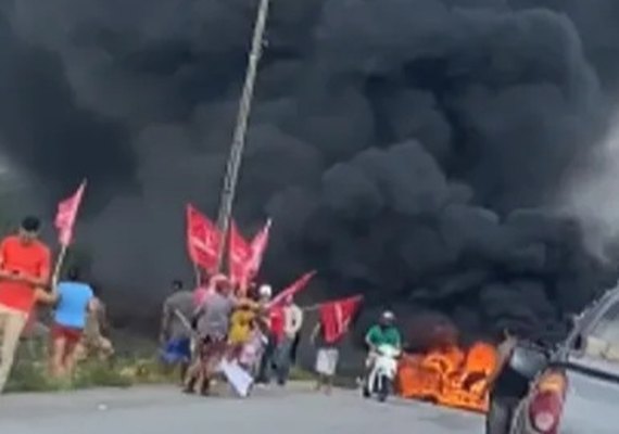 No Interior: Indígenas bloqueiam BR-101 em Alagoas