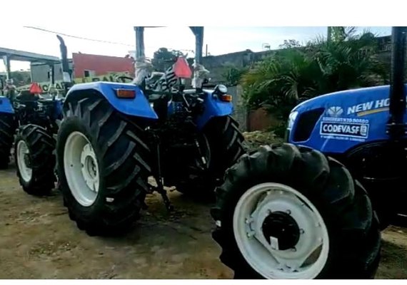 Pedro Vilela garante equipamentos agrícolas para pequeno agricultor do Vale do Paraíba