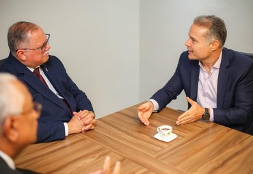 Renan Filho é recebido por liderança da Assembleia de Deus e destaca papel social da igreja em Alagoas