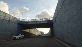 Trecho do viaduto do Jacintinho é interditado para serviço de pintura
