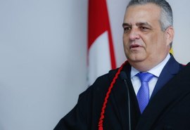 O “não-político” vira favorito na disputa pela prefeitura