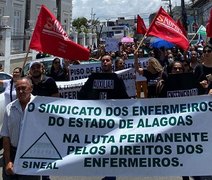 Profissionais da enfermagem protestam contra suspensão do piso salarial da categoria