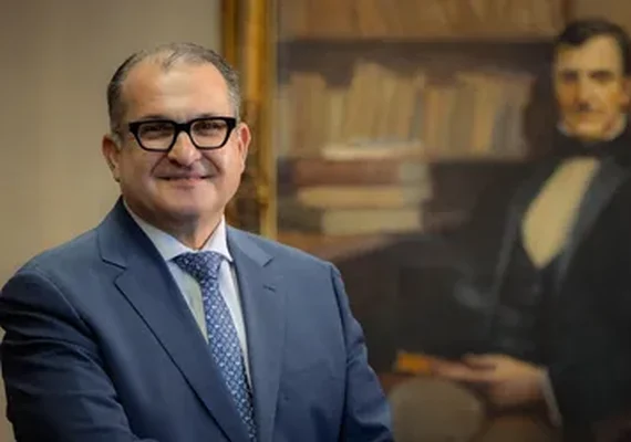 Ministro Santoro alfineta adversários em AL: “narrativas fantasiosas”