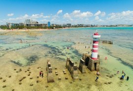 Homem é resgatado após passar várias horas no mar de Maceió