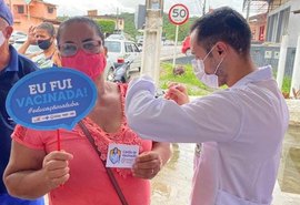 Satuba inicia vacinação dos profissionais da educação nesta sexta