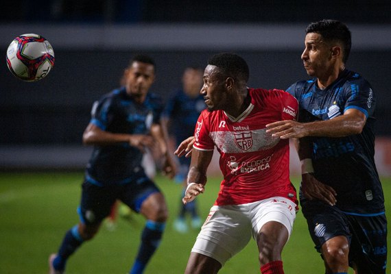 Clássico alagoano entre CSA e CRB pela Série B termina em empate