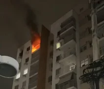 Homem tira mulher e filha de apartamento em chamas, volta para salvar cão e morre