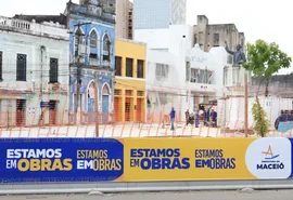 JHC ignora decisão judicial e mantém propaganda ilegal em Maceió