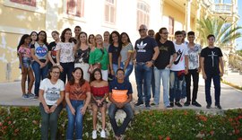 Estão abertas as matrículas do núcleo de línguas estrangeiras