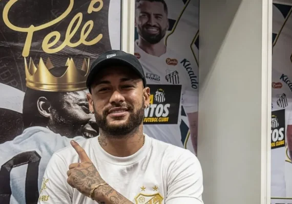 Cetro de Pelé é vendido por R$ 1,2 milhão em leilão de Neymar