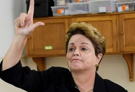 Bolsonaro morreu pela boca, diz Dilma Rousseff ao votar