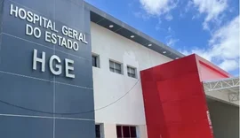 Homem é esfaqueado no pescoço pela companheira em Maceió