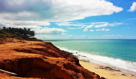 Pescadores encontram corpo na praia da Barra de Santo Antônio