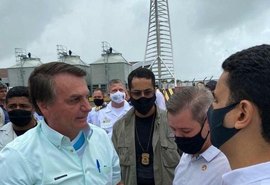 Bolsonaro é recebido em Maceió por políticos e apoiadores