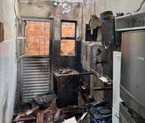 Mulher fica com 70% do corpo queimado em incêndio em Maceió