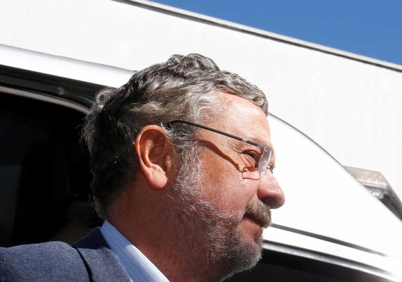 Após delatar, Palocci ganha direito a circular livremente por ala da PF