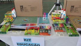 Semed Penedo segue com entregas de kits escolares a partir de 2 de março