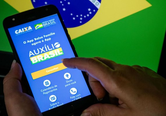 Auxílio Brasil: Entenda quem tem direito ao novo benefício do Governo