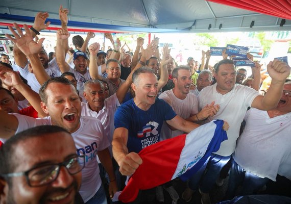 Murici recebe Renan Filho com festa em caravana pela Zona da Mata