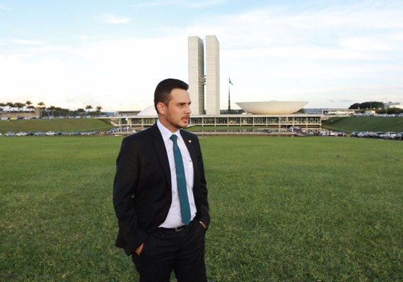 Nivaldo Albuquerque reassume mandato na Câmara Federal