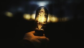 Falta de água e queda de energia afetam vários bairros de Maceió nesta terça