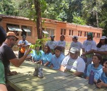 Educadores ambientais da Alurb participam de capacitação sobre plantio de árvores