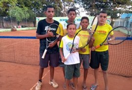 Projeto Escolinhas Esportivas revela atletas vencedores e torna-se referência no município