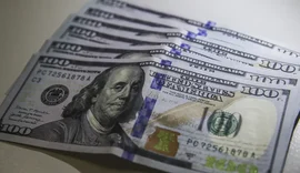 BC leiloará US$ 4 bi de reservas internacionais para segurar dólar