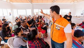 Prefeito entrega chaves de 960 apartamentos para famílias afetadas pelas chuvas