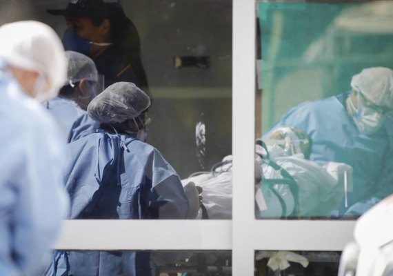 Levantamento de veículos de imprensa mostra 43.396 mortes por Covid-19 no Brasil